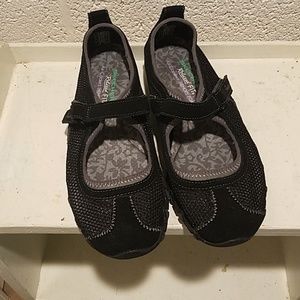 Brand New Womens Sketcher - Size 7.5